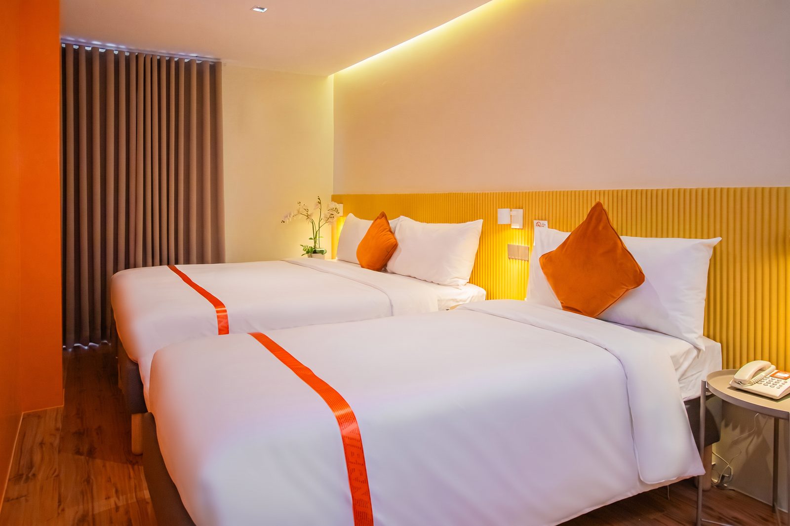 Family Suite Vibe with queen bed and single bed